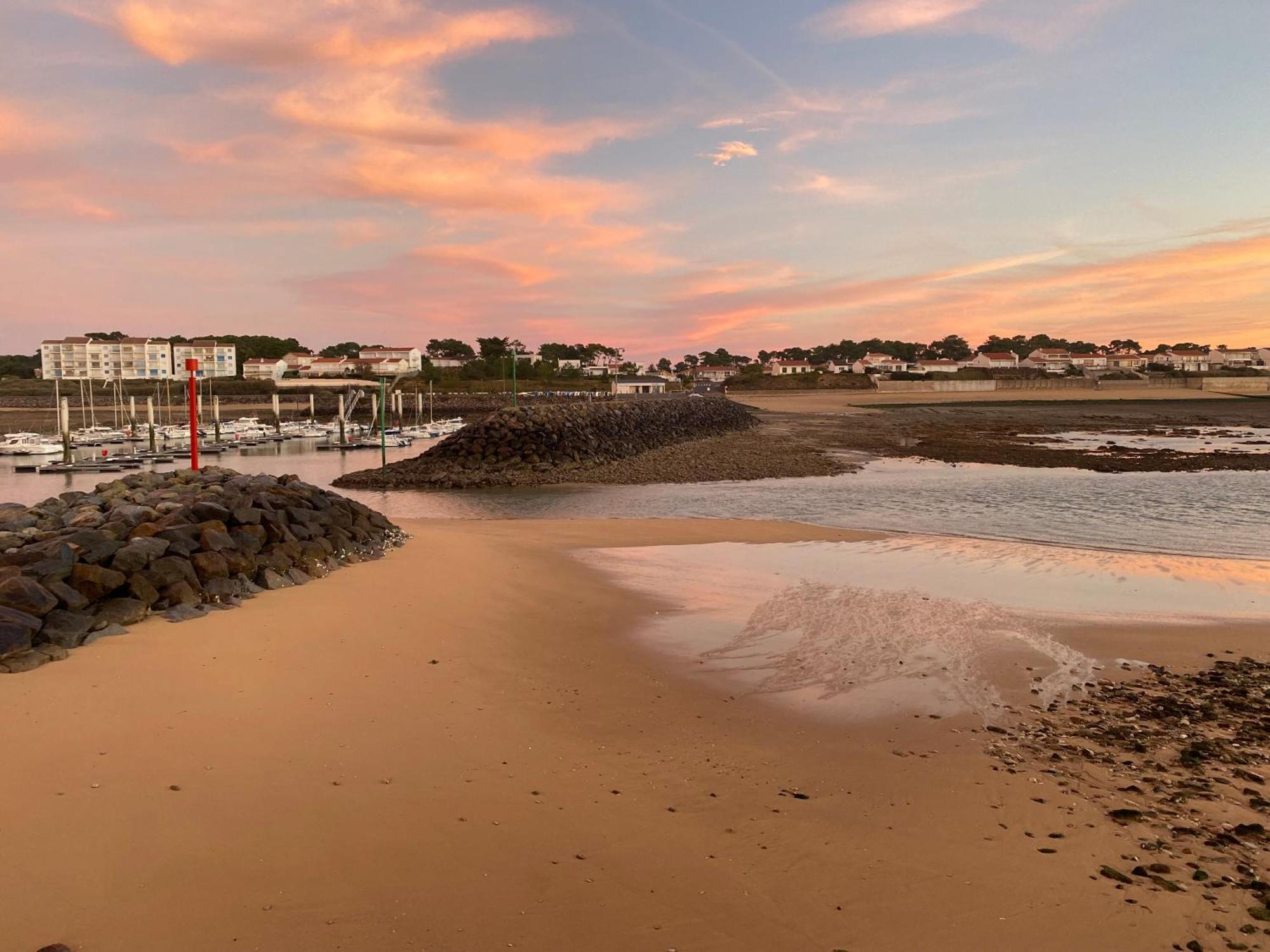 Appartement Vue Sur Mer Et Le Port Jard-sur-Mer Esterno foto