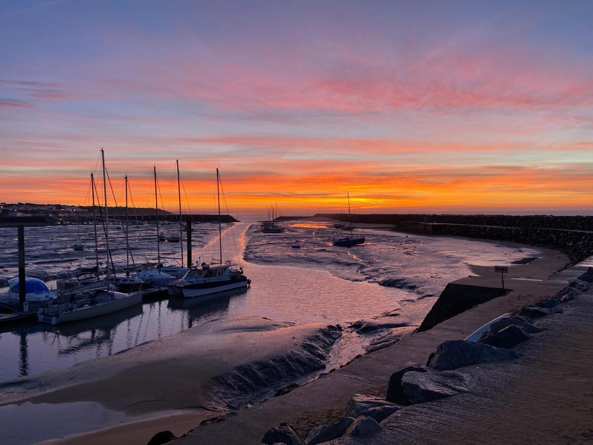 Appartement Vue Sur Mer Et Le Port Jard-sur-Mer Esterno foto